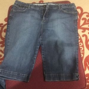 Gently worn Lands End capris